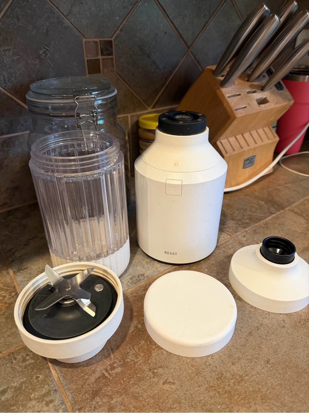 Beast B10 blender